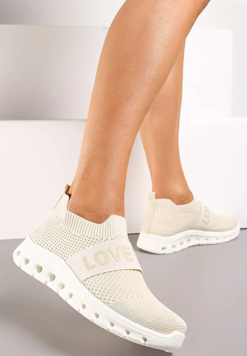 Beżowe Buty Sportowe z Napisem LOVE i Elastyczną Cholewką Alaissa