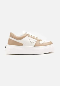 Beżowo-Białe Sneakersy Vices na Platformie z Perforacją i Geometryczną Aplikacją Vilvesia