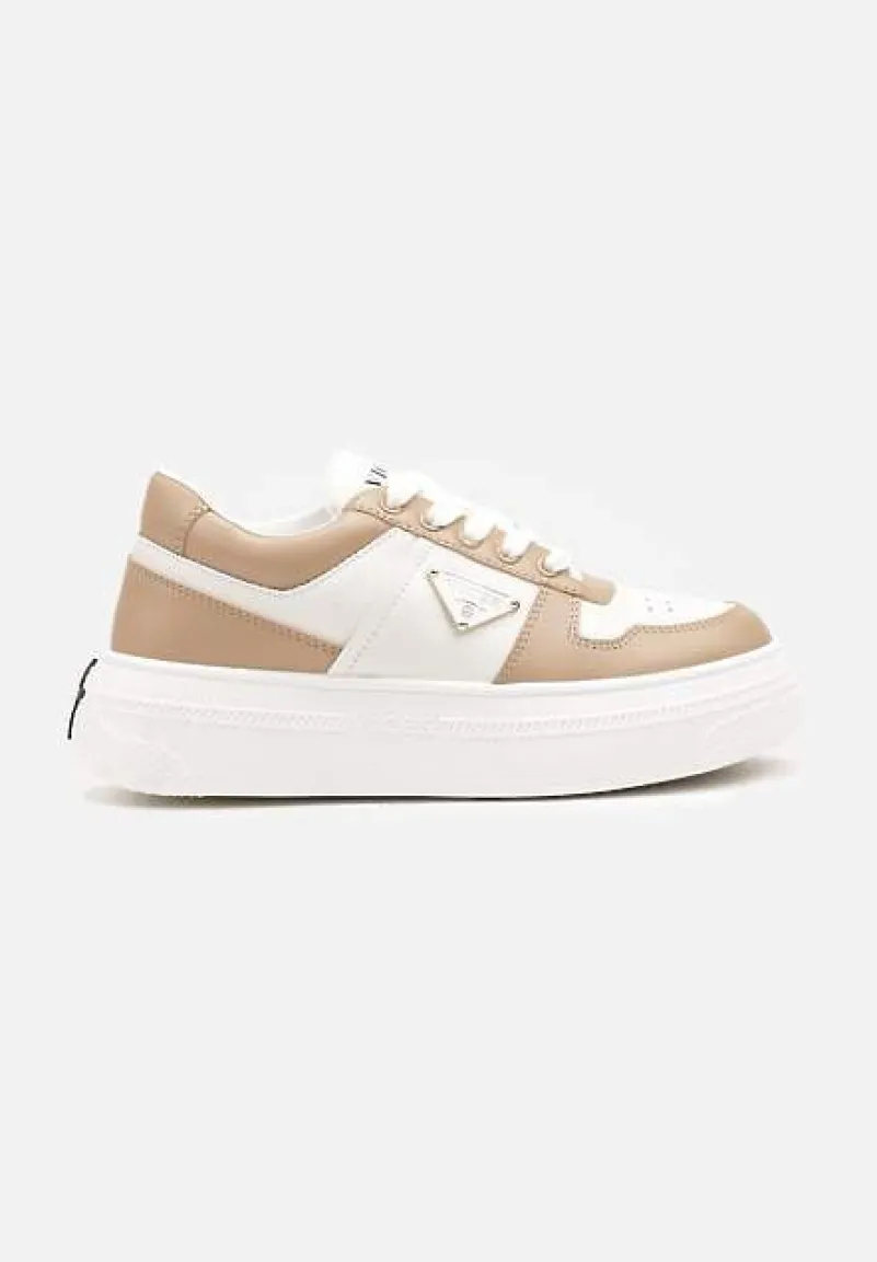 Beżowo-Białe Sneakersy Vices na Platformie z Perforacją i Geometryczną Aplikacją Vilvesia
