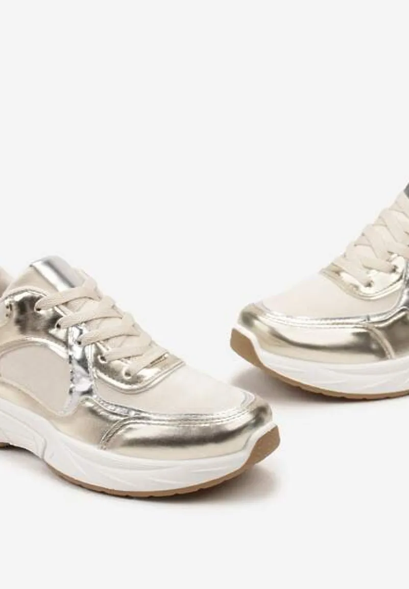 Beżowo-Złote Sznurowane Sneakersy Ozdobione Metaliczną Wstawką Kizria