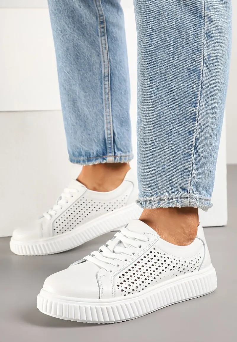 Białe Skórzane Sneakersy Typu Tenisówki z Ozdobną Perforacją Faladwena