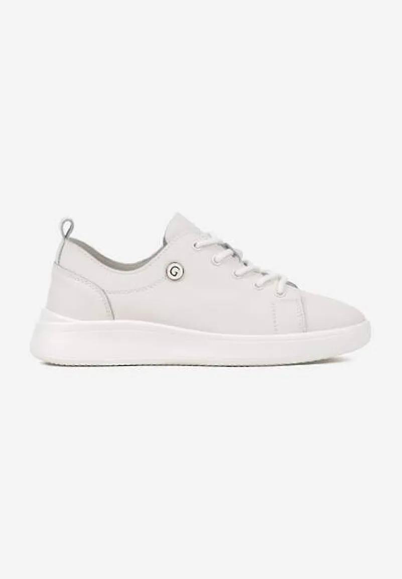 Białe Skórzane Sneakersy Zdobione Minimalistyczną Aplikacją Velotina