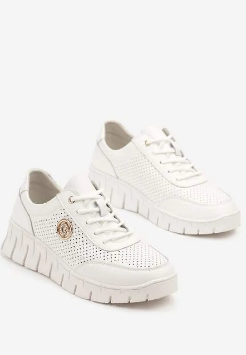 Białe Skórzane Sneakersy z Metaliczną Ozdobą i Skórzaną Wkładką Milothra