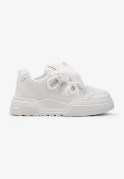Białe Sneakersy na Grubej Podeszwie z Ozdobnymi Sznurówkami Zeldema
