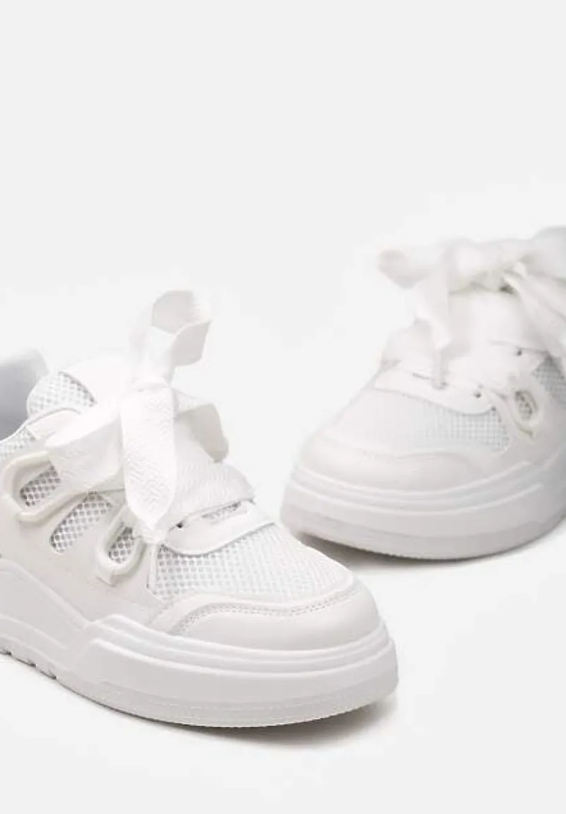 Białe Sneakersy na Grubej Podeszwie z Ozdobnymi Sznurówkami Zeldema