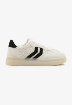 Białe Sneakersy Ozdobione Paskami Sadleane