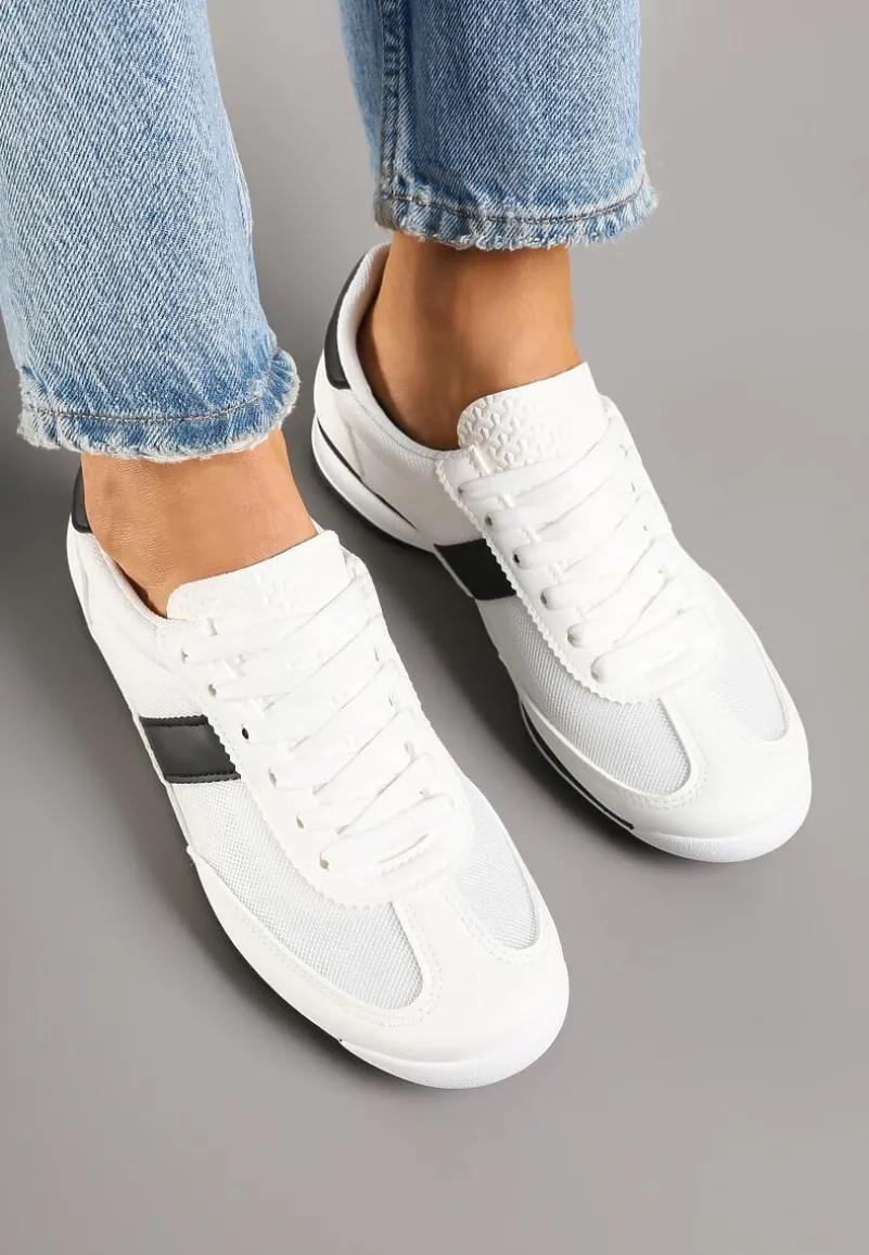Białe Sneakersy Ozdobione Paskiem Cleova
