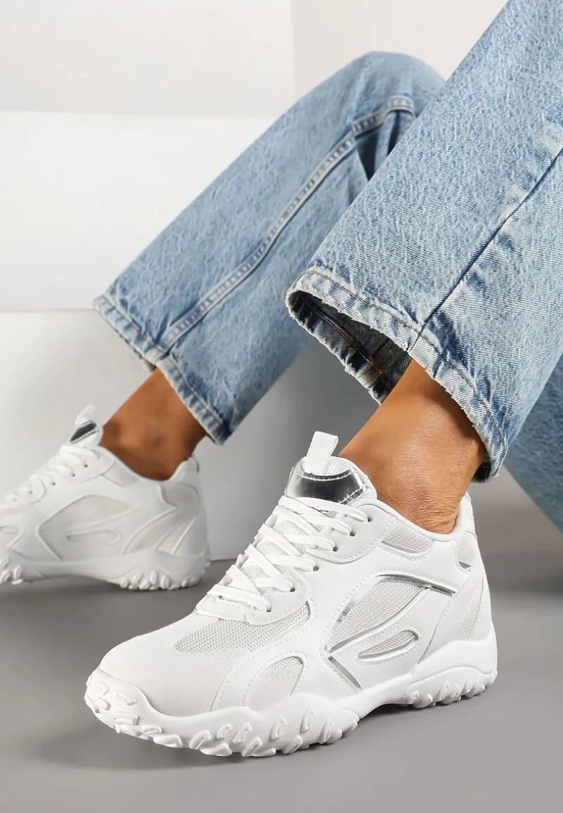 Białe Sneakersy Ozdobione Tłoczoną Cholewką Pillitha