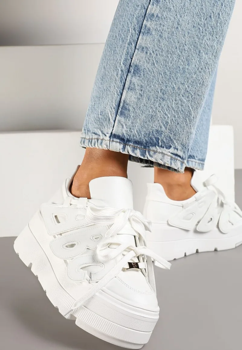 Białe Sneakersy Vices na Płaskiej Podeszwie z Geometryczną Aplikacją Nelenith