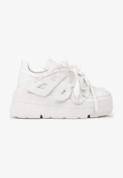 Białe Sneakersy Vices na Płaskiej Podeszwie z Geometryczną Aplikacją Nelenith