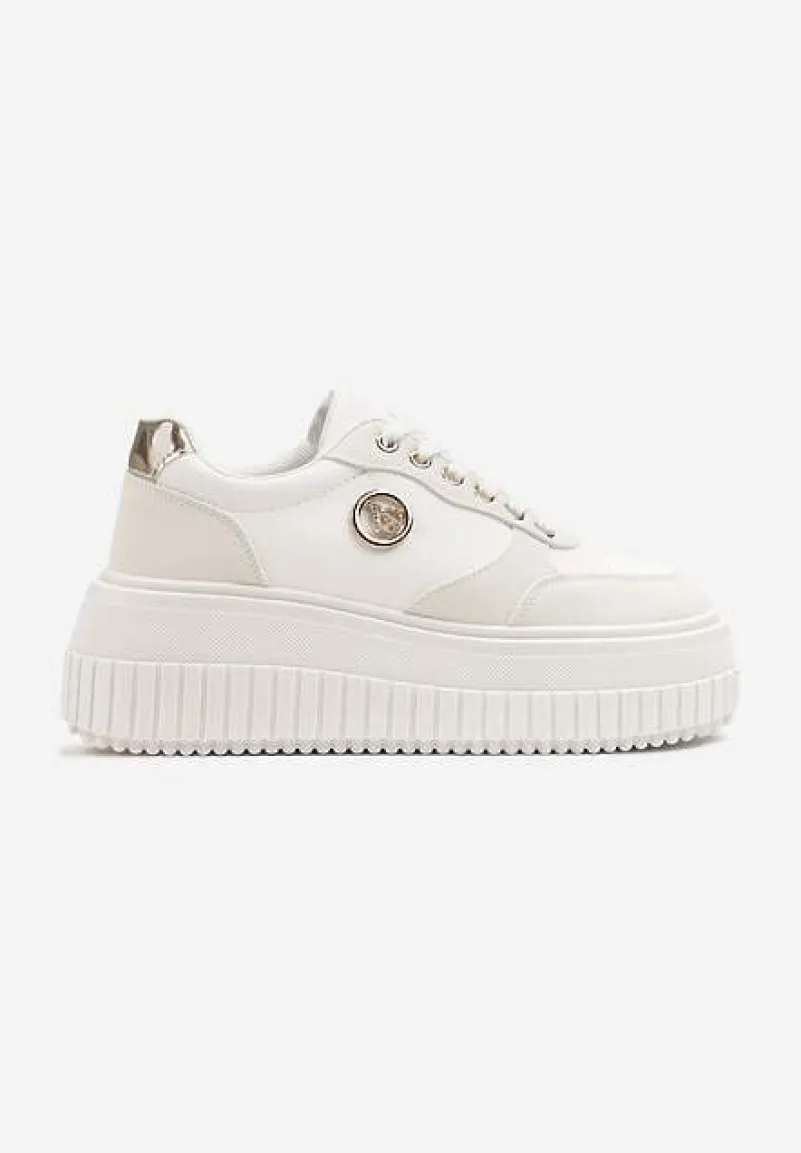 Białe Sneakersy Vices na Platformie z Tłoczeniem Ozdobione Metaliczną Aplikacją Eriri