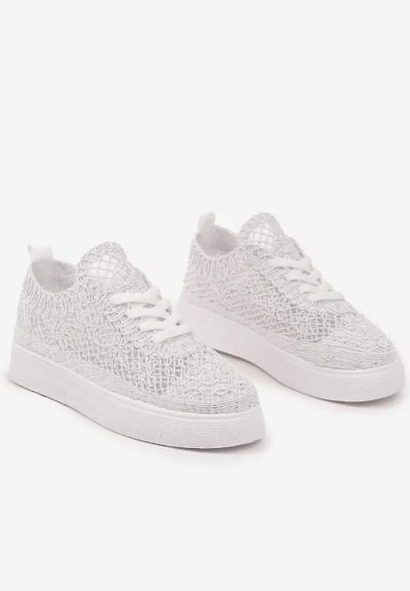 Białe Sneakersy z Ażurowej Koronki na Grubej Podeszwie Nanessia