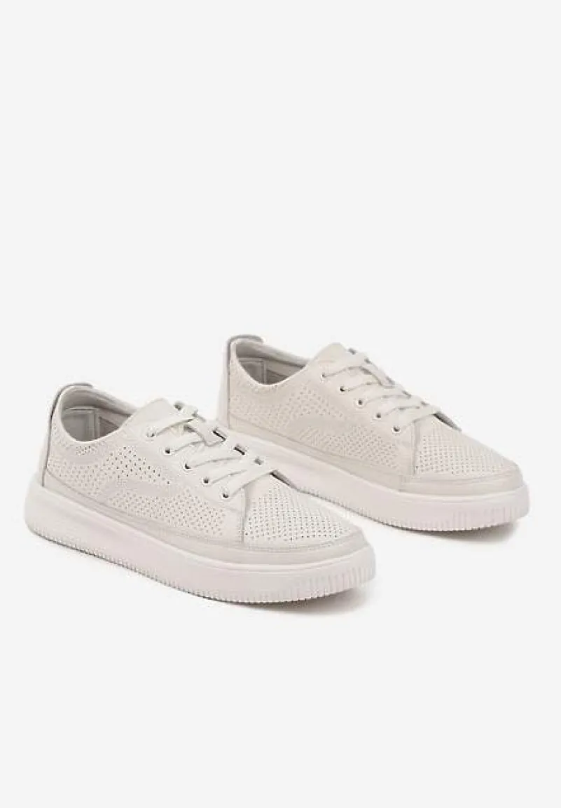Białe Sneakersy ze Skóry Naturalnej z Perforacją na Niskiej Platformie Melanitia