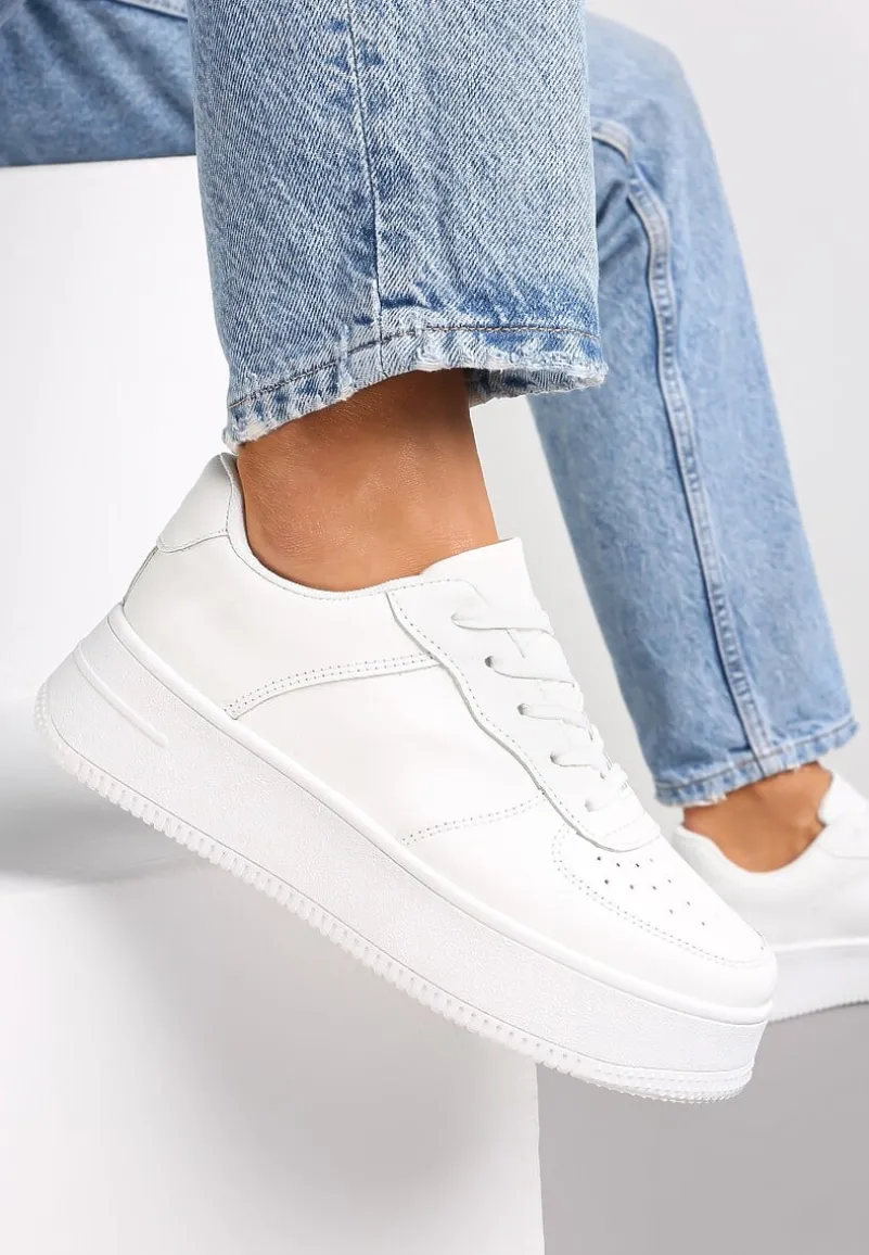 Białe Sznurowane Sneakersy na Platformie z Bieżnikiem Arvilla