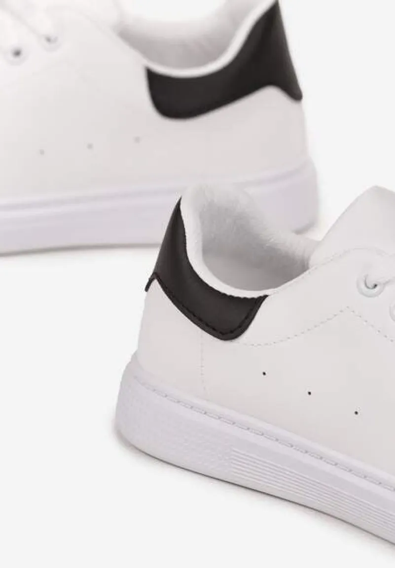 Biało-Czarne Płaskie Sneakersy ze Sznurowaniem Karlei