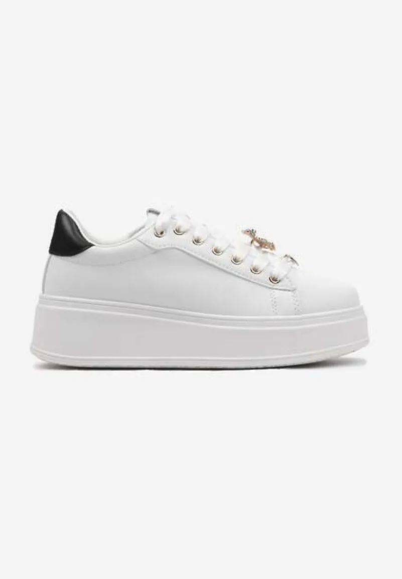 Biało-Czarne Sneakersy na Platformie z Metalowymi Zawieszkami i Cyrkoniami Nioko