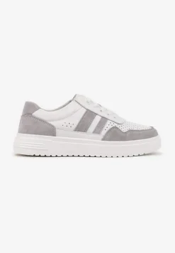 Biało-Szare Płaskie Sneakersy ze Skóry Naturalnej Ozdobione Paskami i Perforacją Floriwa
