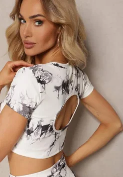 Biały Komplet Sportowy z Printem Tie-Dye z Koszulką Cropped i Legginsami Davenia