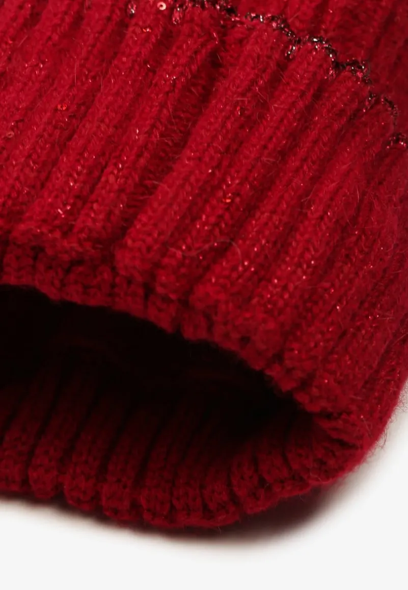 Bordowa Czapka Beanie Ozdobiona Metaliczną Nicią i Pomponem Delasirra