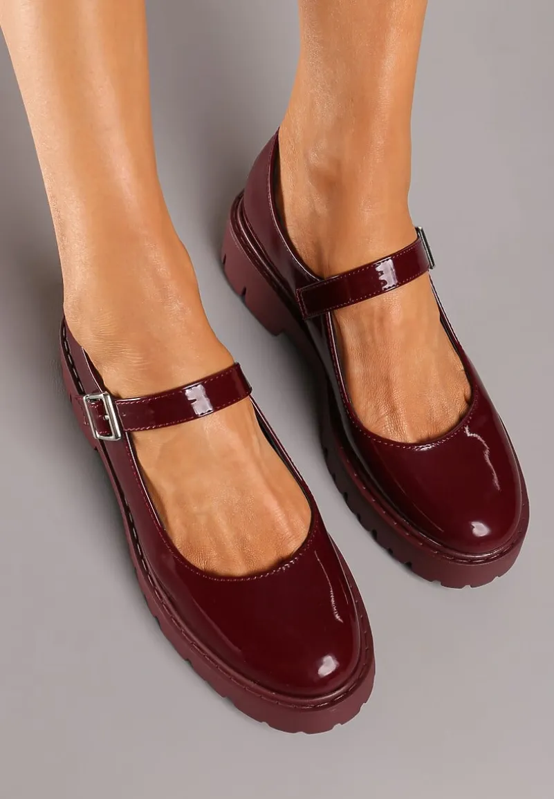 Bordowe Lakierowane Półbuty z Okrągłymi Noskami i Sprzączką Livane