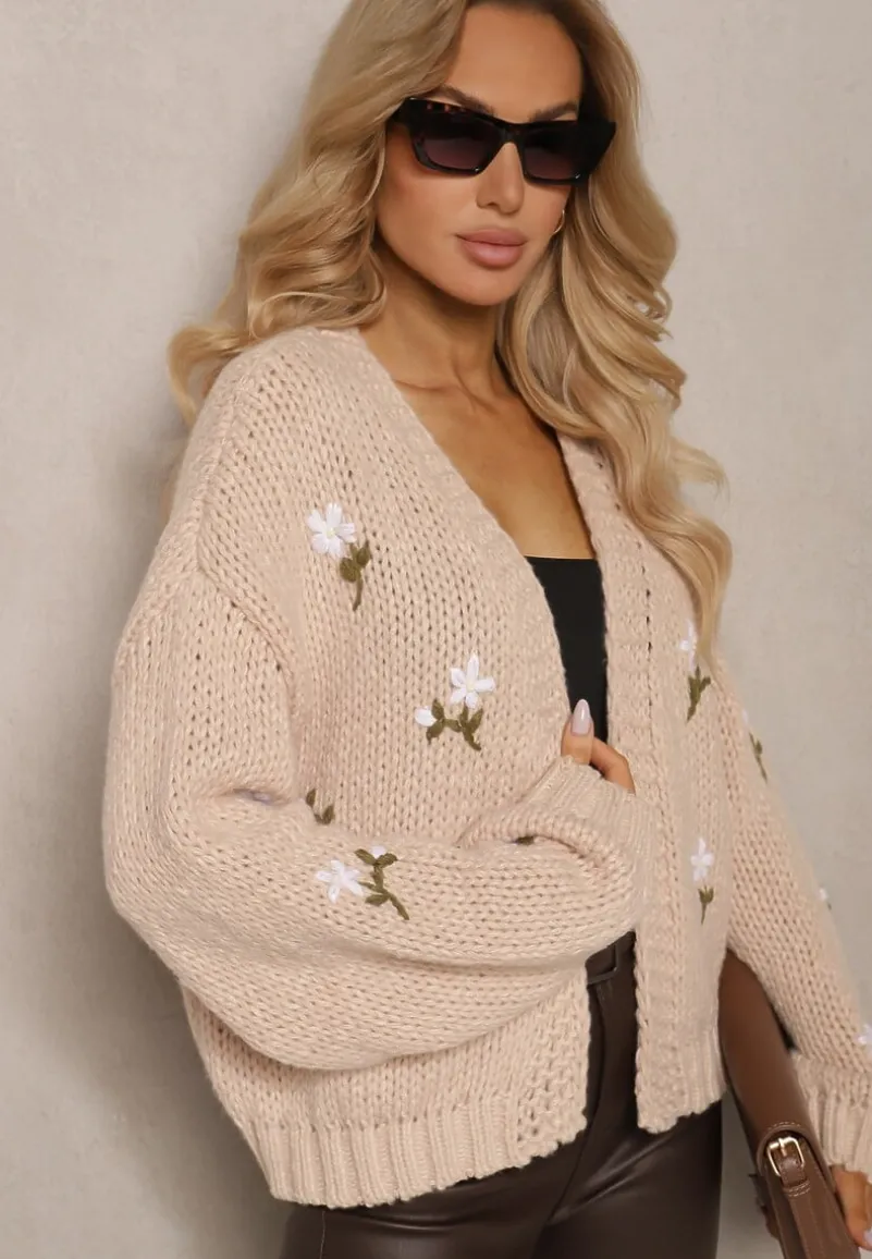 Brązowy Kardigan w Kwiatowe Aplikacje z Zapięciem na Elegancką Agrafkę Patista