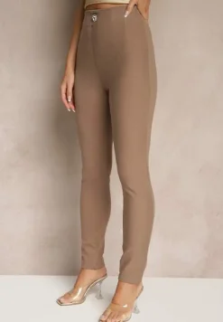 Ciemnobeżowe Legginsy High Waist z Wiskozą z Cyrkoniowym Guzikiem Naliselle