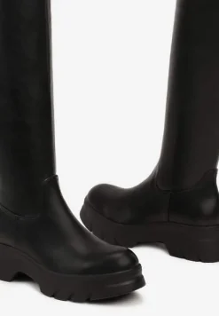 Czarne Kozaki w Stylu Grunge z Dopasowaną Cholewką Ezinora