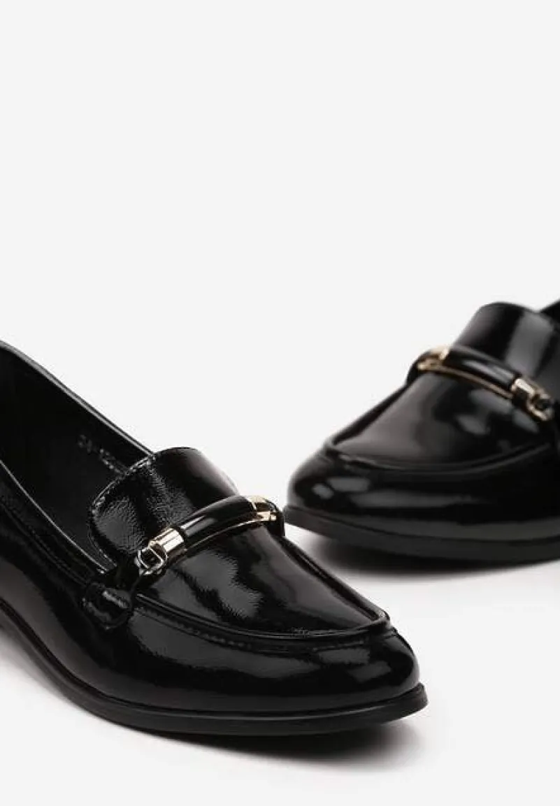 Czarne Lakierowane Mokasyny w Stylu Loafersów z Klamrą i Wkładką ze Skóry Naturalnej Seith