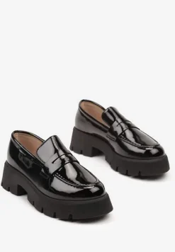 Czarne Lakierowane Mokasyny w Stylu Chunky Vortirra