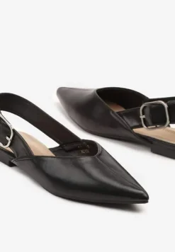 Czarne Sandały Typu Slingback Ozdobione Klamrą Banelias