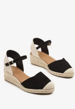 Czarne Sandały Vices na Plecionym Koturnie w Stylu Boho Erathria
