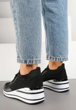 Czarne Sneakersy na Koturnie Ozdobione Metaliczną Aplikacją i Cyrkoniami Fasilna