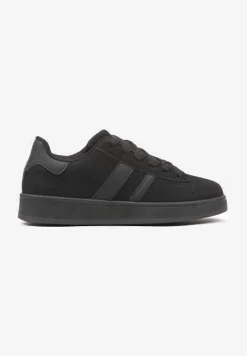 Czarne Sneakersy na Niskiej Platformie z Naszywkami Flordexia