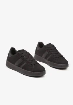 Czarne Sneakersy na Niskiej Platformie z Naszywkami Flordexia