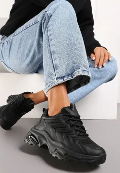 Czarne Sneakersy na Niskiej Platformie z Ozdobnymi Wstawkami na Cholewce Amrogia
