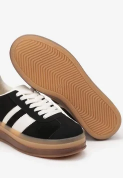 Czarne Sneakersy na Płaskiej Podeszwie z Ozdobnymi Paskami Velali