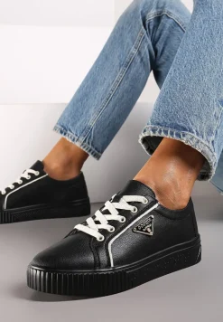 Czarne Sneakersy na Płaskiej Podeszwie ze Skóry z Metaliczną Ozdobą Melabra