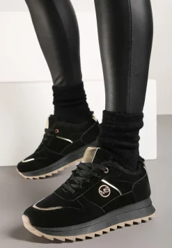 Czarne Sneakersy na Płaskiej Podeszwie z Metaliczną Ozdobą i Ociepleniem Solirra