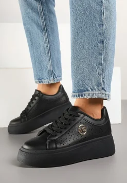 Czarne Sneakersy na Platformie z Ażurowym Zdobieniem i Aplikacją Dalirnna