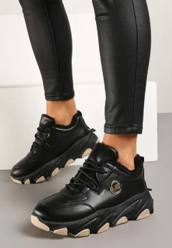 Czarne Sneakersy na Platformie Ozdobione Metaliczną Aplikacją z Ociepleniem Delanirae