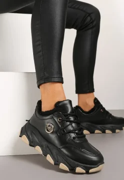 Czarne Sneakersy na Platformie Ozdobione Metaliczną Aplikacją z Ociepleniem Delanirae