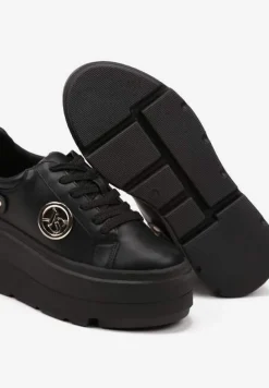 Czarne Sneakersy Vices na Platformie Ozdobione Metaliczną Aplikacją Tatellia