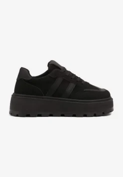 Czarne Sneakersy w Stylu Klasycznych Tenisówek na Platformie ze Żłobieniami Xarmio