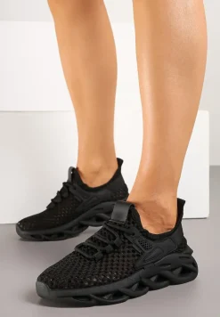 Czarne Sneakersy z Siateczki na Piankowej Podeszwie z Wycięciami Sanilova