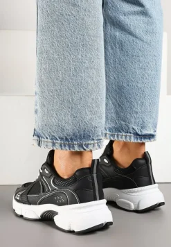 Czarne Streetwearowe Sneakersy ze Wstawkami z Siateczki Deylisse