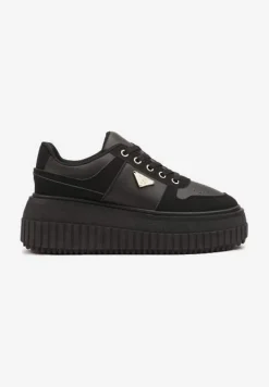 Czarne Sznurowane Sneakersy Vices Tłoczonej Platformie Ozdobione Trójkątem Raviri