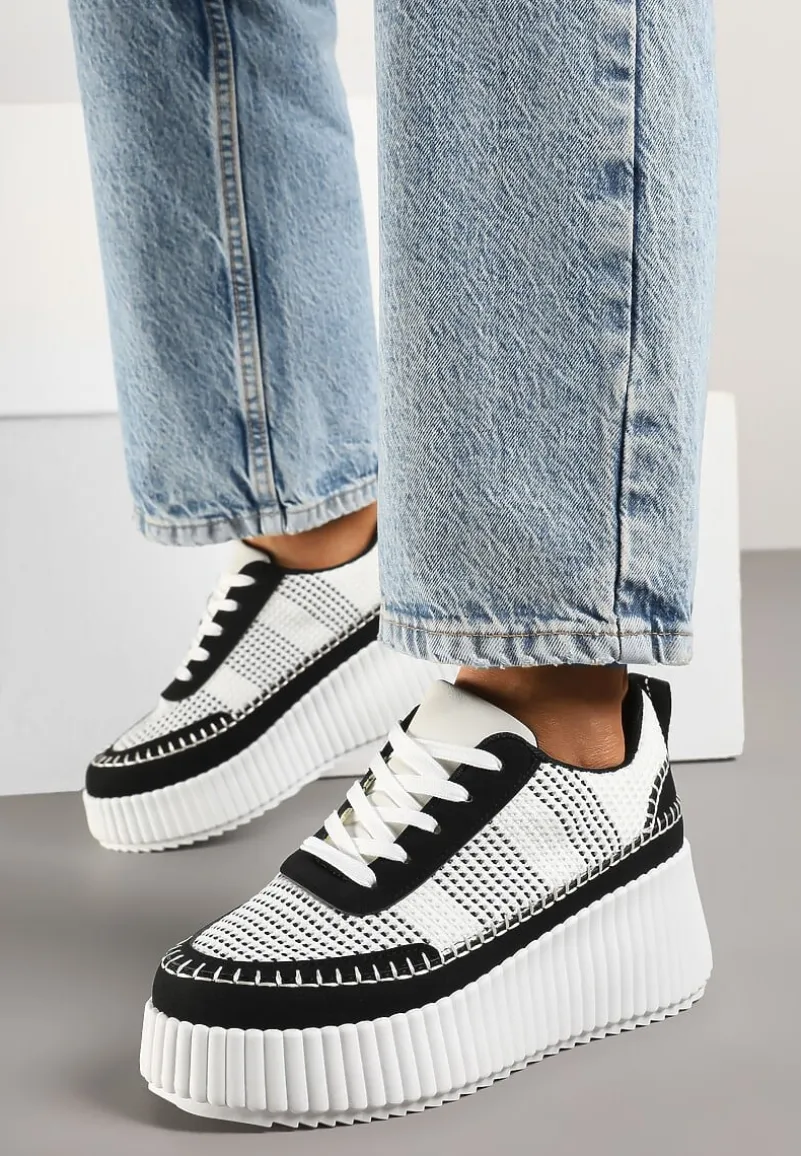 Czarno-Białe Sneakersy na Tłoczonej Platformie z Ozdobnymi Przeszyciami Faloviela