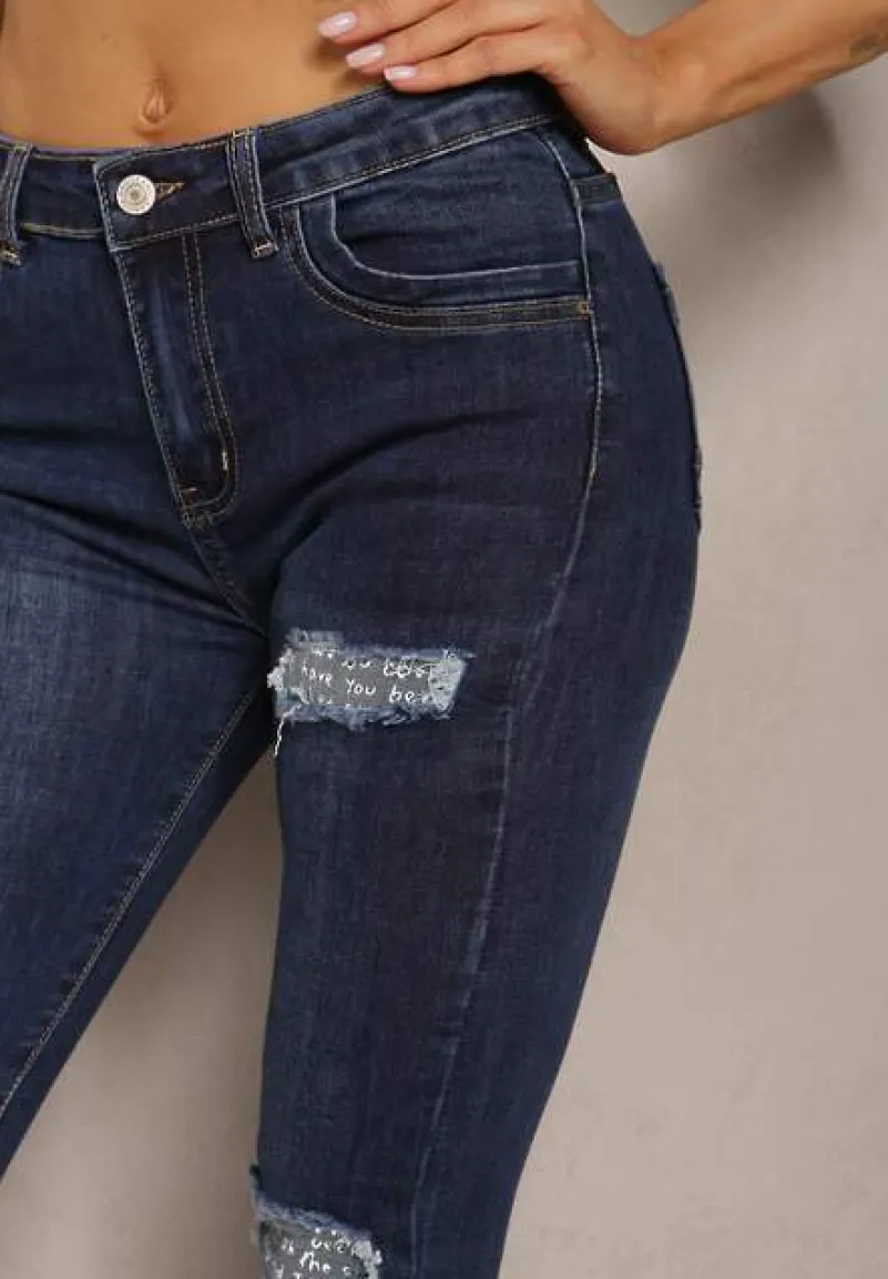 Granatowe Skinny Jeansy z Bawełny Ozdobione Napisami i Przetarciami Annaca