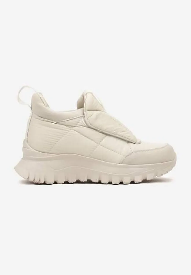 Jasnobeżowe Pikowane Sneakersy na Platformie Ozdobione Napisem Resilie