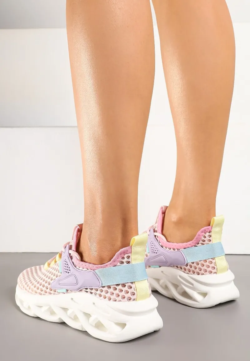 Różowe Sneakersy z Siateczki na Piankowej Podeszwie z Wycięciami Sanilova